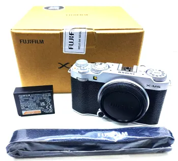 Câmera  FUJIFILM X-M5 (XM5)  Corpo   - Usada 