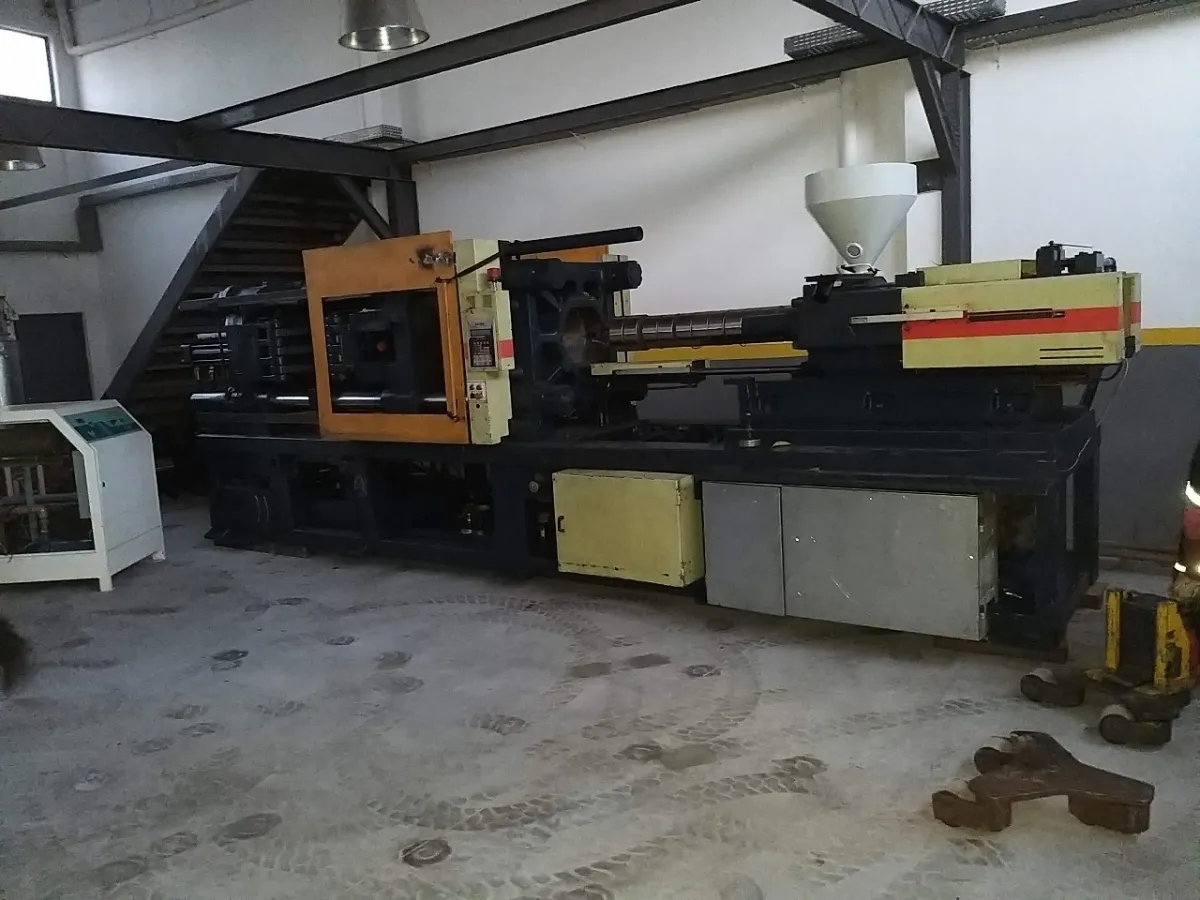 Injetora de plástico Kawaguchi 380 Toneladas 1700 g