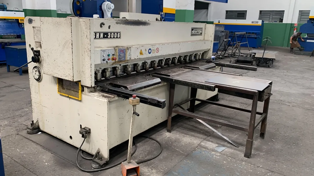 Guilhotina CN Newton GHN 3006 - 3000 x 1/4