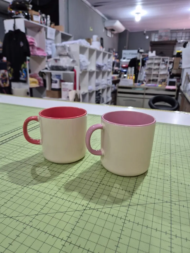 CANECA CERAMICA 380ML ALÇA MEIA LUA  CORES Imagem