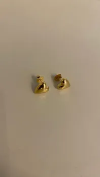 Brinco Coração Liso Delicado - Banhado Ouro 18k  - Foto 2