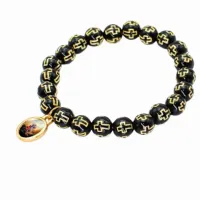 Pulseira São Miguel conta com cruz preta