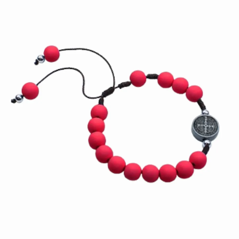 Pulseira de São Bento com conta vermelha emborrachada Imagem