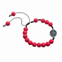 Pulseira de São Bento com conta vermelha emborrachada
