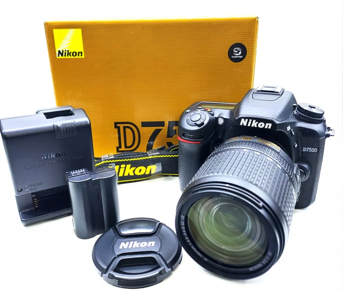 Câmera Nikon D7500 - 20MP - Grava 4K - c/ 18-140mm - Vendida 