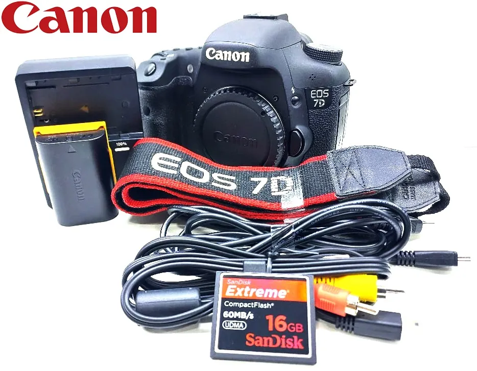 Câmera Canon EOS 7D  18MP Vídeo Full HD - Corpo  - 11.648 clicks - Vendida