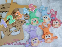 G1.898  Gabarito de Moldes  em MDF  Cabide Cinco Macaquinhos