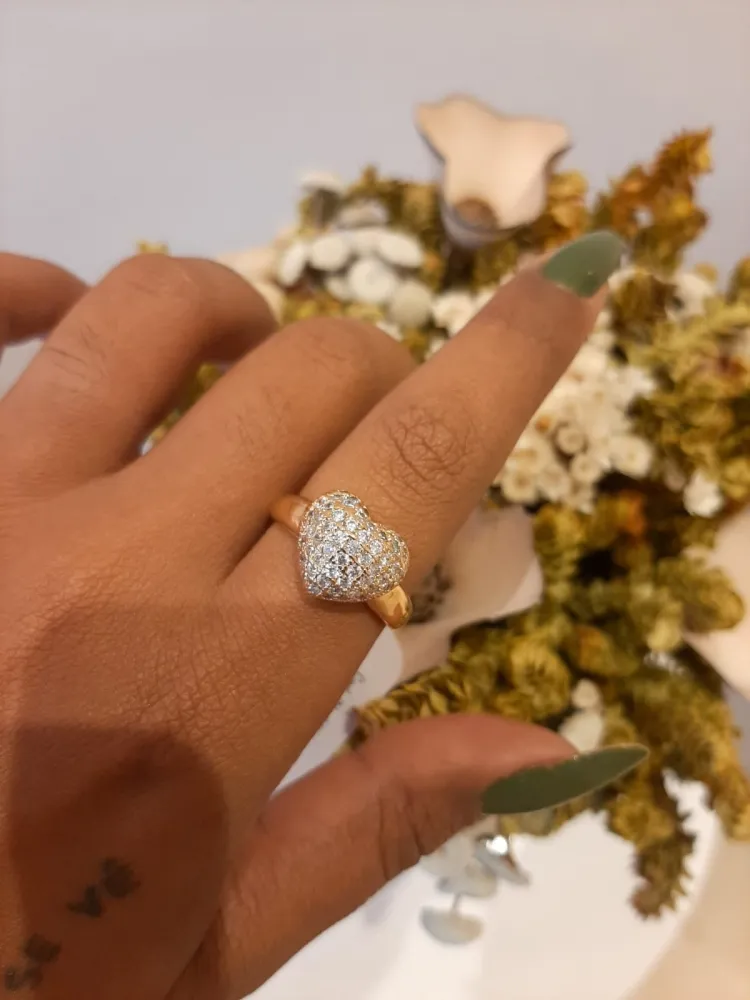 ANEL CORAÇÃO CRAVEJADO COM ZIRCÔNIAS, BANHADO A OURO 18k