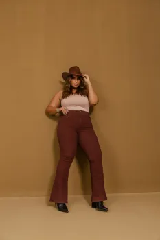 Calça Flare Plus Size