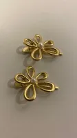 Par de Presilhas Flor Dourada - Foto 2