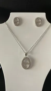 Conjunto Oval com Zircônias em Ródio